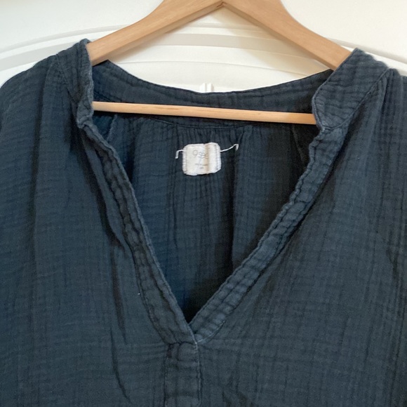 9Seed black popover gauzy top - Picture 2 of 8